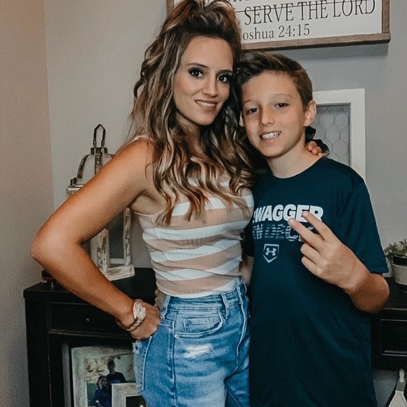 Meet your Posher, Kayla - Picture 1 of 1